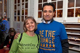 Mitzvah Day founder Laura Marks with Sewa Day chairman Arup Ganguly