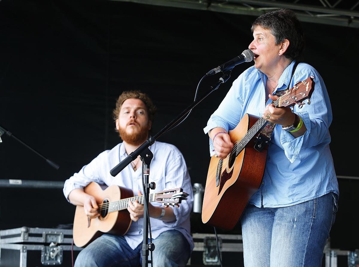 Fans of acoustic music gathered to hear performers from around Hertfordshire and the UK in Aldenham at the weekend.