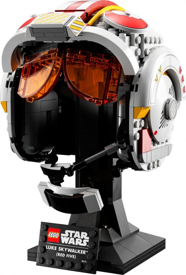 Borehamwood Times: Star Wars™ Luke Skywalker (Red Five) Helmet by LEGO. (Disney)
