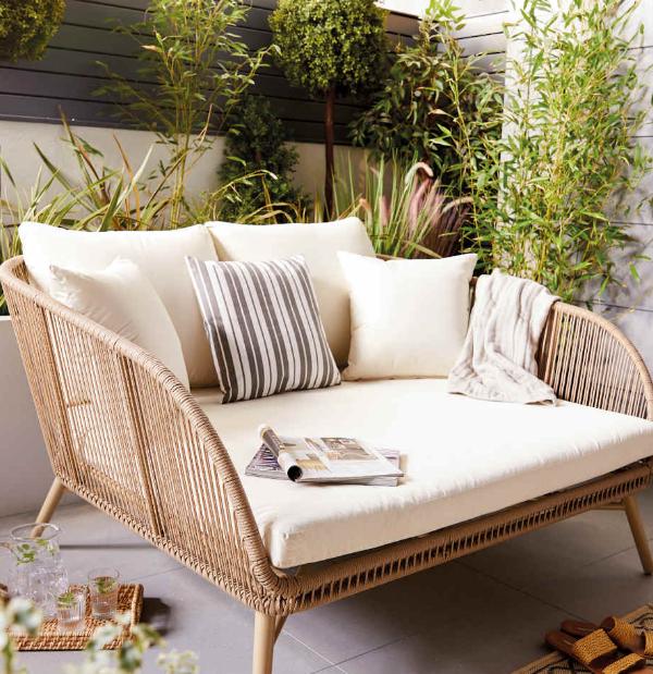 Borehamwood Times: Comfortable Gardenline rope effect seat.  1 credit
