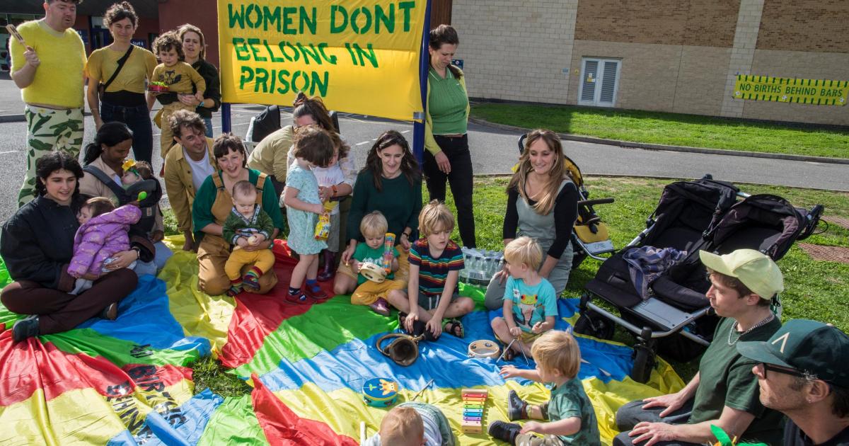 Protesters gather at HMP Bronzefield to call for end to pregnant women in prison - Vimarsana News