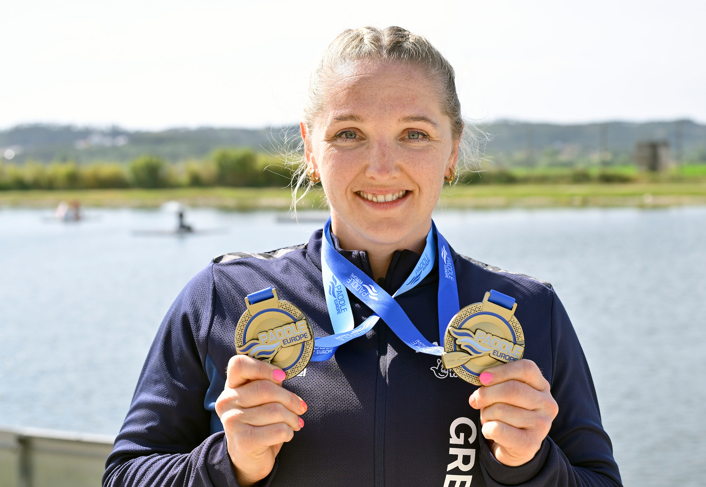 Charlotte Henshaw powers to double gold at Europeans